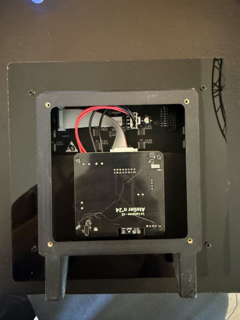 Inside La Lucarne: Atelier N°24 circuit board and wiring